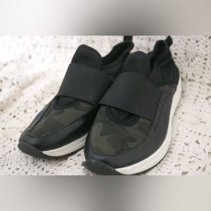 Anne Klein Camo Sneakers Size 6
